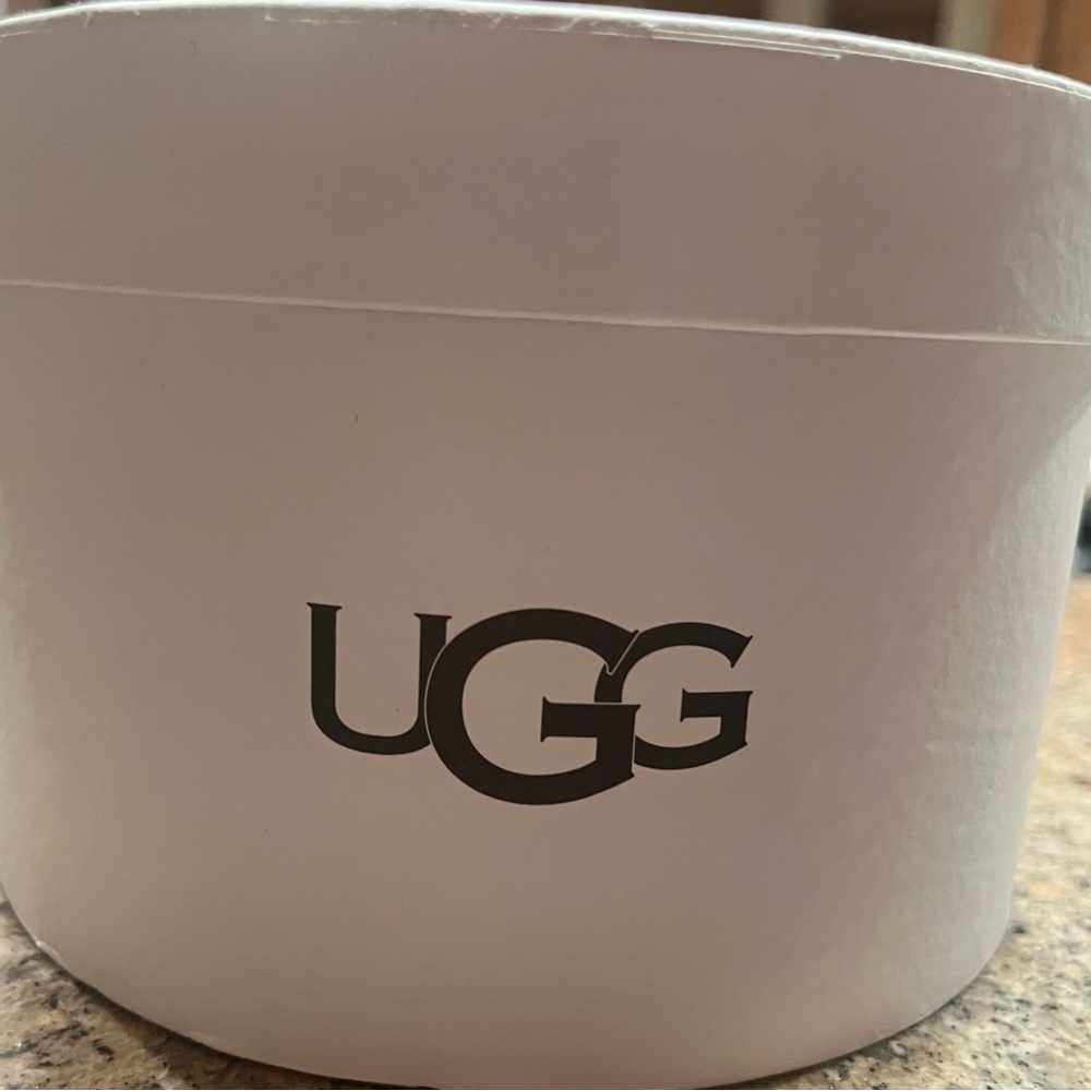 UGG Kids cozy earmuffs new with box